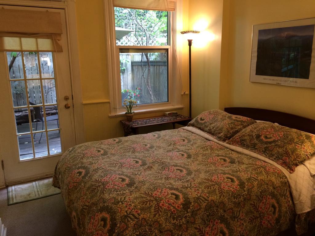 تورونتو Mcgill Inn B&B الغرفة الصورة