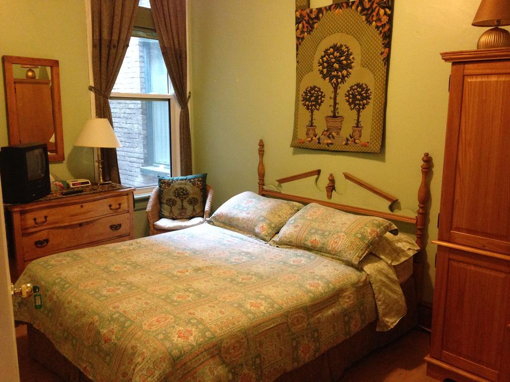 تورونتو Mcgill Inn B&B الغرفة الصورة